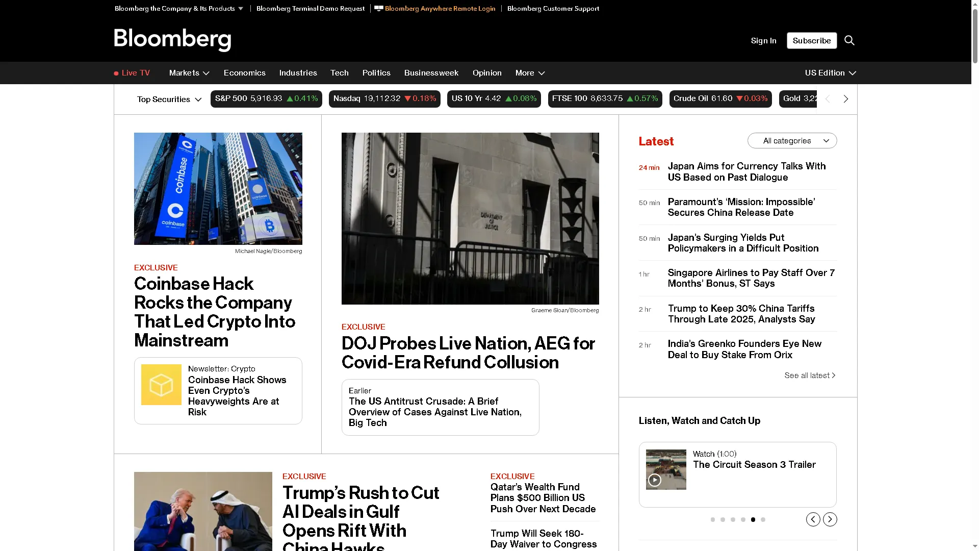 Trang chủ của Bloomberg, một cổng thông tin và dịch vụ tài chính hàng đầu thế giới, với thiết kế hiện đại.