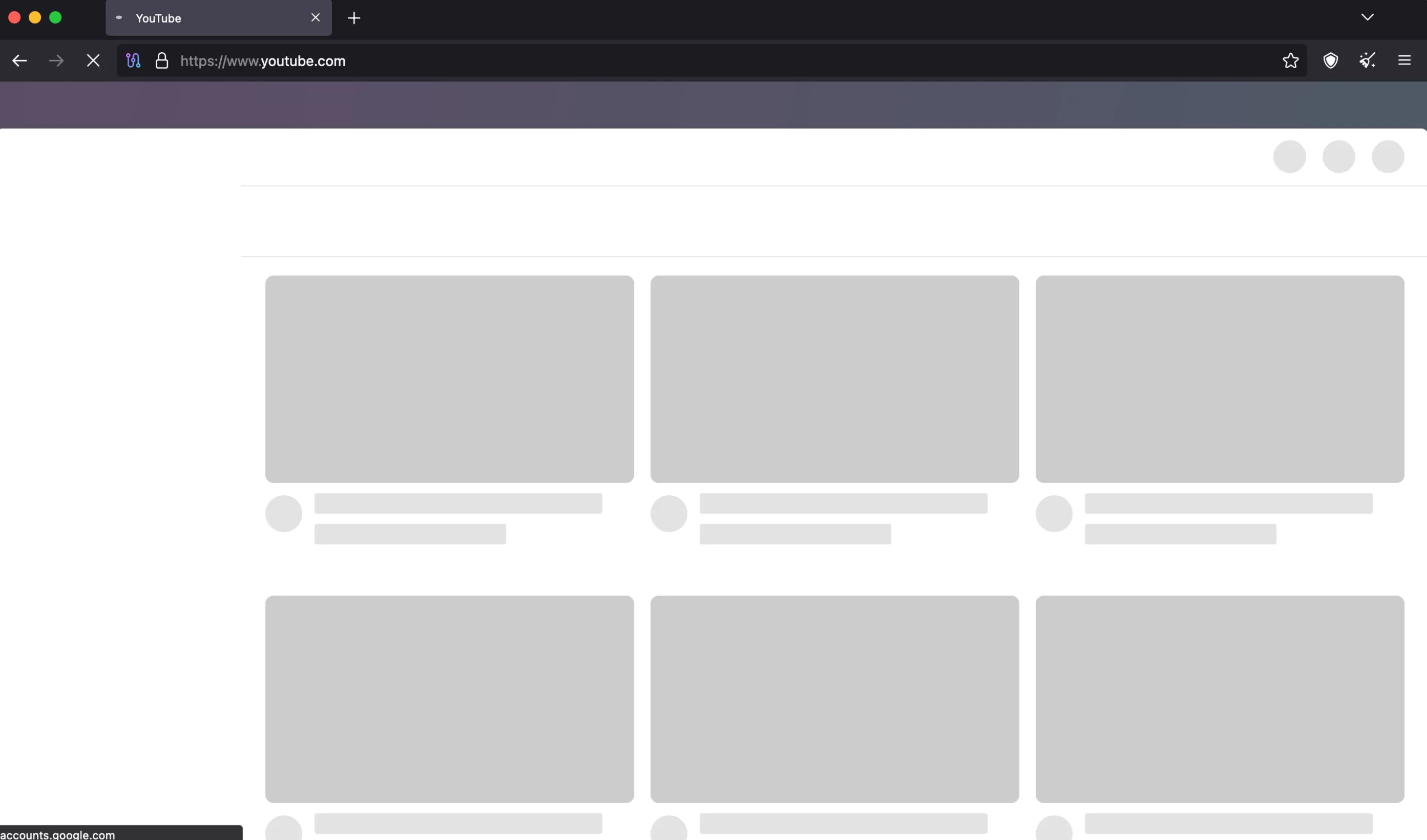 Trang chủ YouTube đang tải chậm chạp với biểu tượng vòng tròn xoay trong trình duyệt Tor, minh họa nhược điểm về tốc độ.