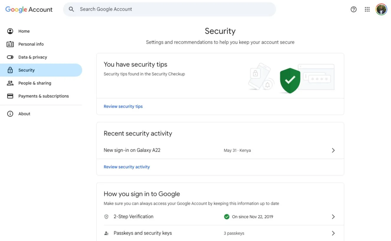 Trang quản lý bảo mật tài khoản Google, hiển thị các hoạt động gần đây và thiết bị đã đăng nhập