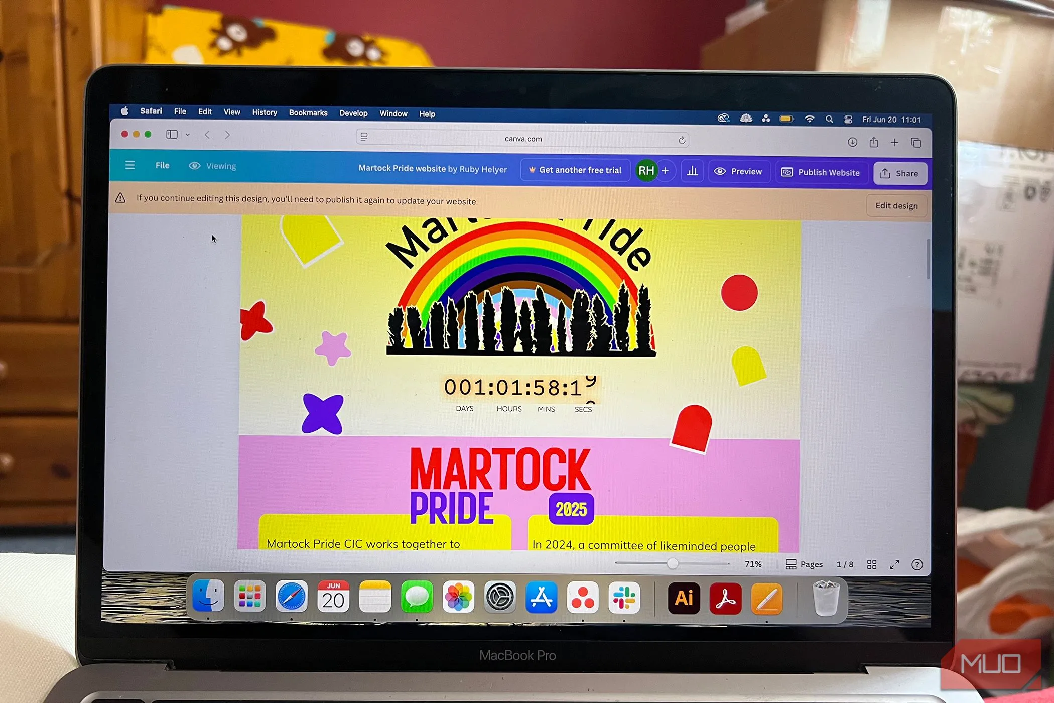 Trang web Martock Pride được tạo bằng Canva, hiển thị tích hợp ứng dụng đồng hồ đếm ngược hoạt động ổn định trên giao diện người dùng
