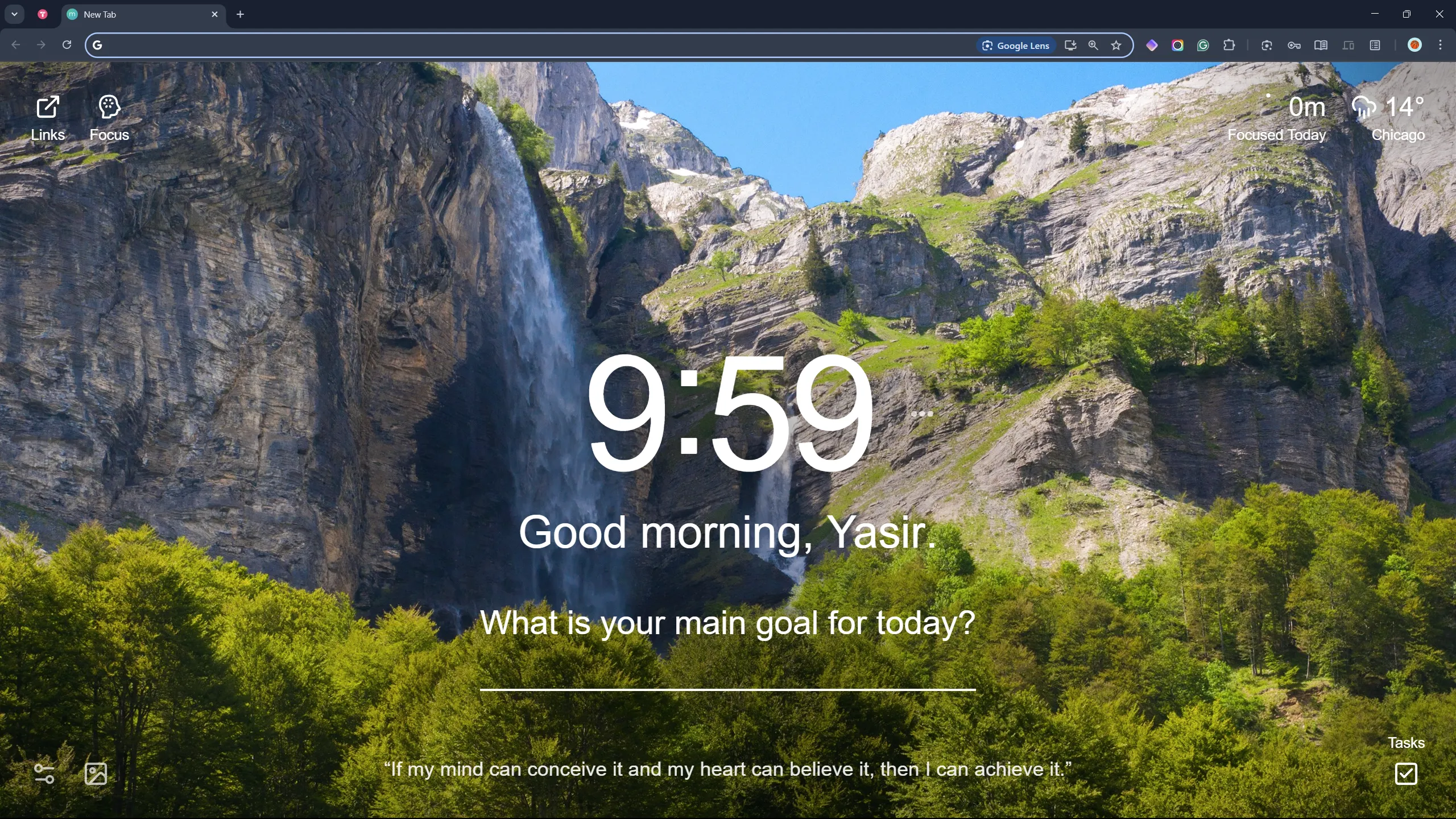 Trình duyệt Google Chrome với giao diện tối giản cùng trang tab mới của Momentum