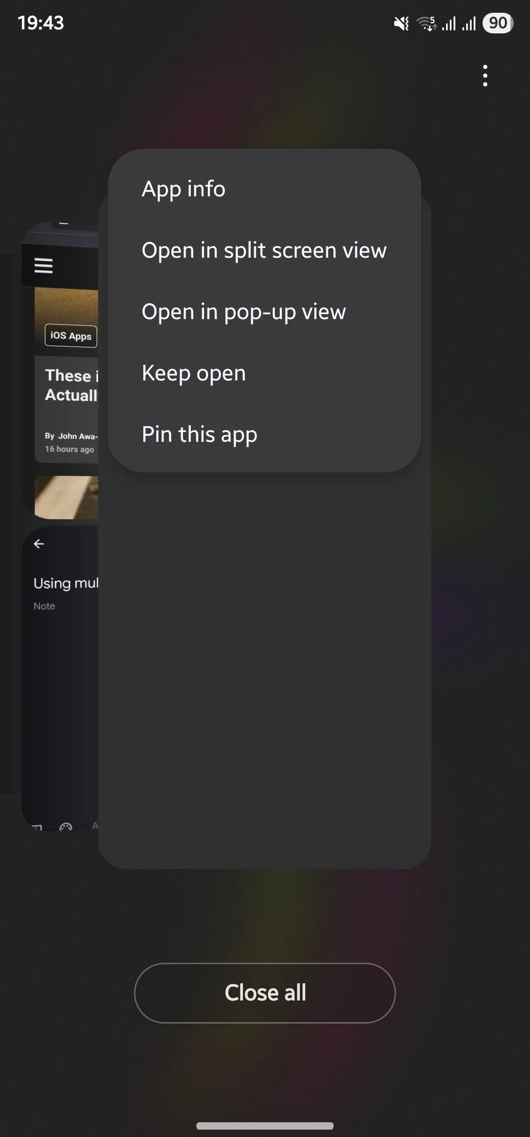 Truy cập tùy chọn đa nhiệm cho ứng dụng trong menu Recents trên điện thoại Samsung.