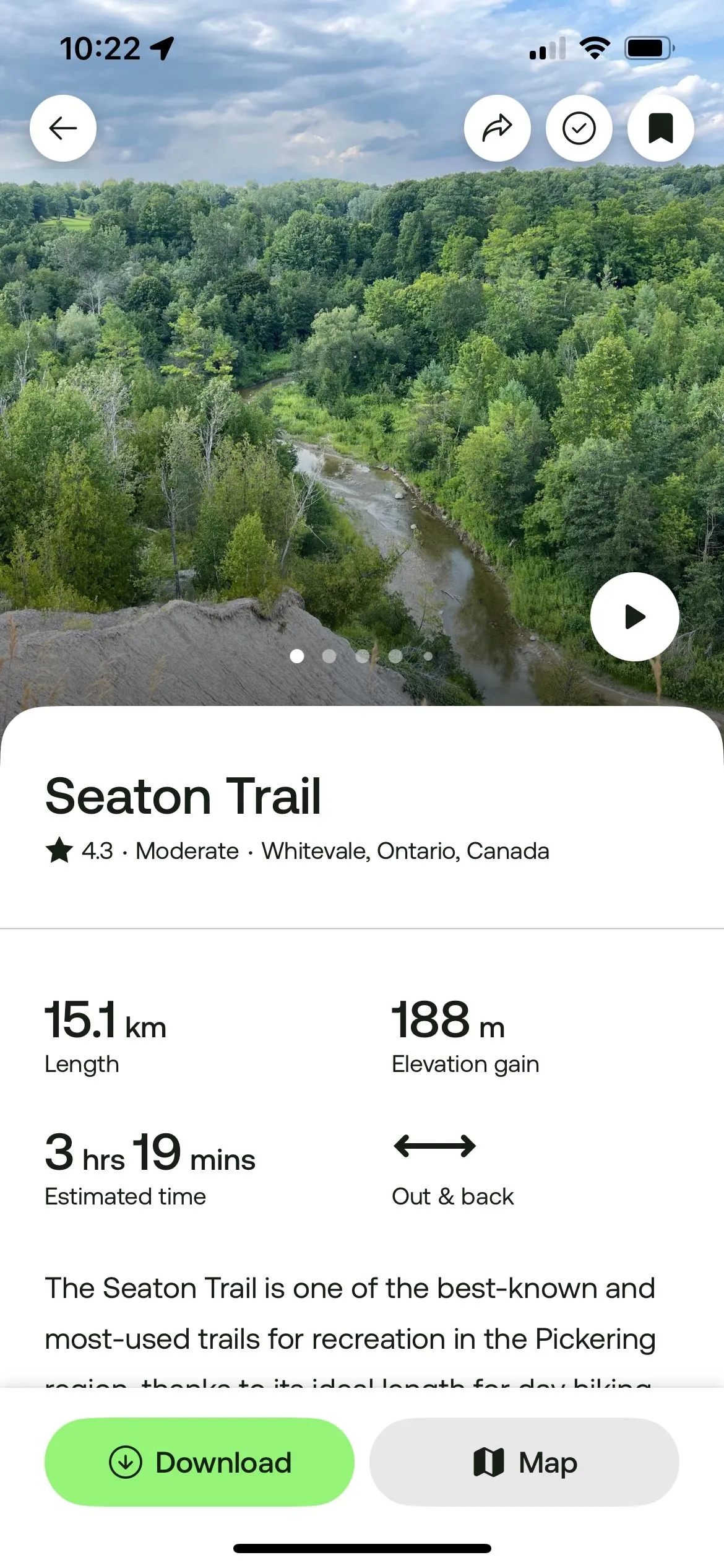 Ứng dụng AllTrails hiển thị bản đồ đường mòn với lộ trình đã được đánh dấu, giúp người dùng định vị khi đi bộ.
