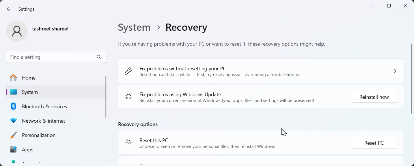 Ứng dụng Cài đặt (Settings) trên Windows 11 hiển thị tùy chọn 'Khắc phục sự cố bằng Windows Update'