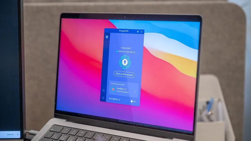 Ứng dụng PrivadoVPN đang chạy trên máy tính MacBook Pro, minh họa việc sử dụng VPN để bảo mật internet