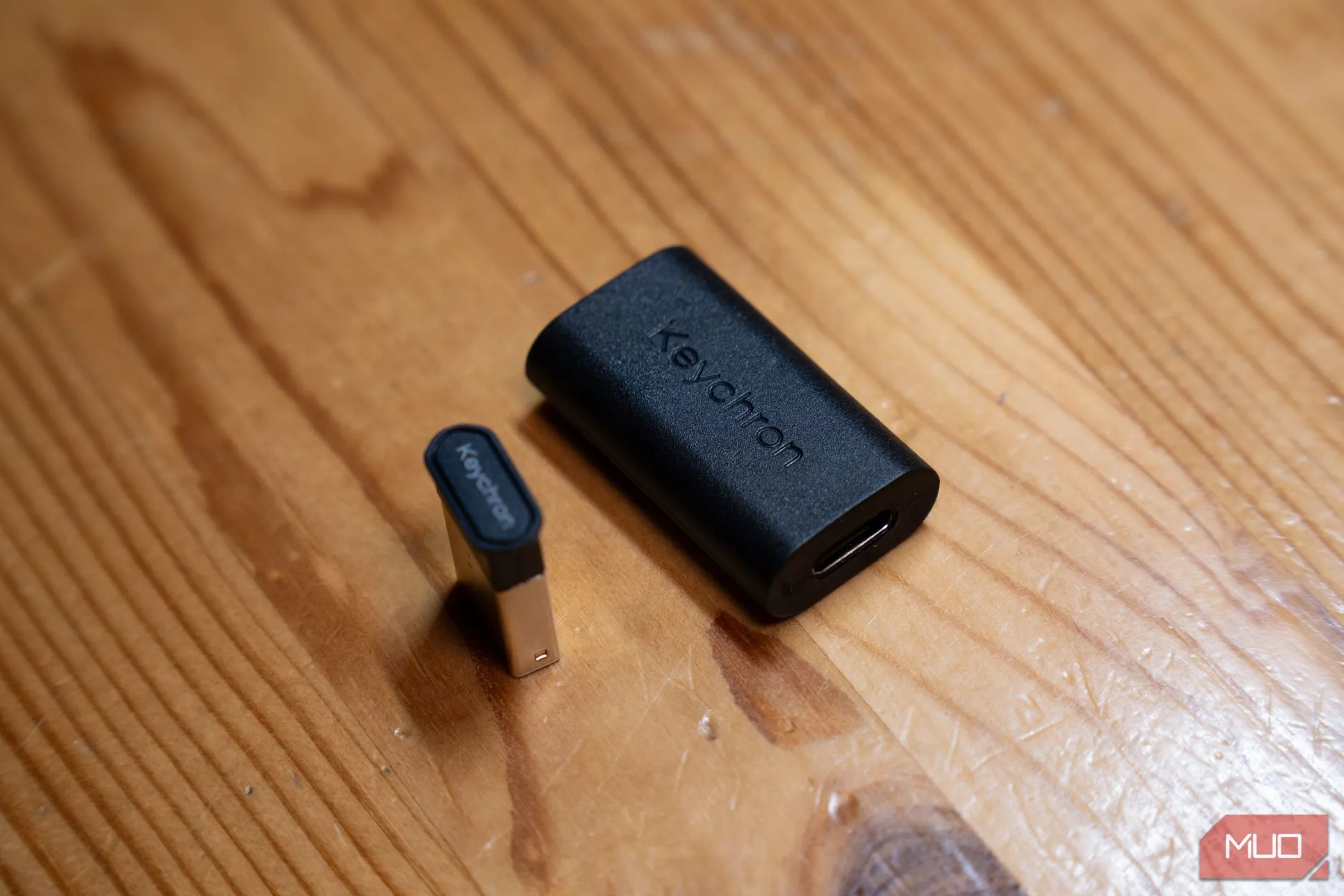 USB receiver 2.4GHz đi kèm bàn phím cơ không dây Keychron K8 Max.