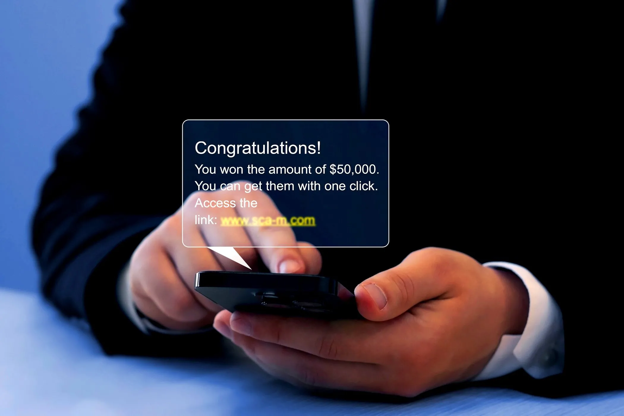 Văn bản tin nhắn lừa đảo (phishing) hiển thị trên màn hình điện thoại thông minh